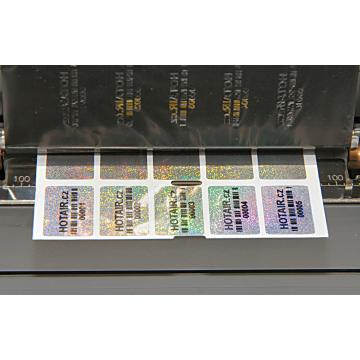 Non-residual master holographic rectangular labels